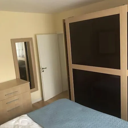 Itan's Lovely Two Bedroom Flat In Center Of * Tirana
