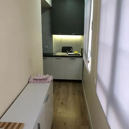 Apartment Itan's Lovely Two Bedroom Flat In Center Of