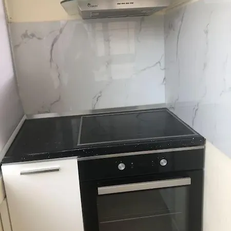 Itan's Lovely Two Bedroom Flat In Center Of *